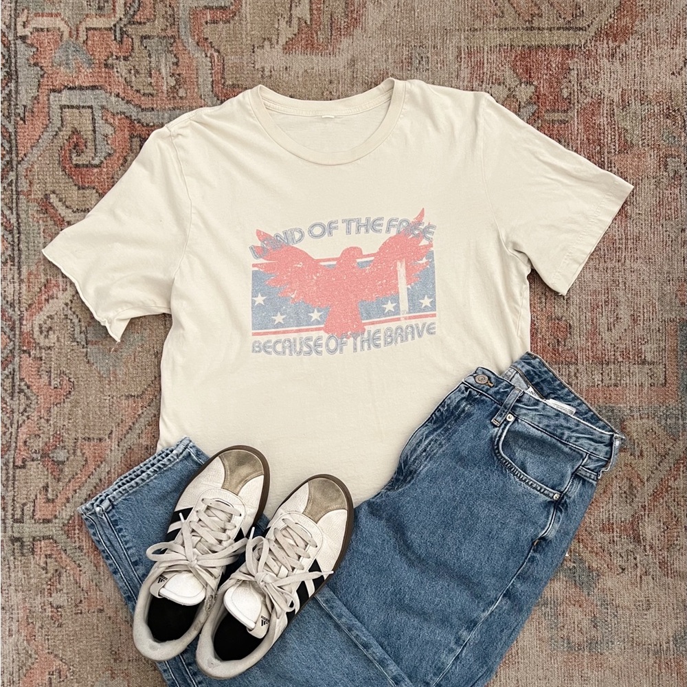 Cream and Blue Graphic Short Sleeve Tee Relaxed Fit